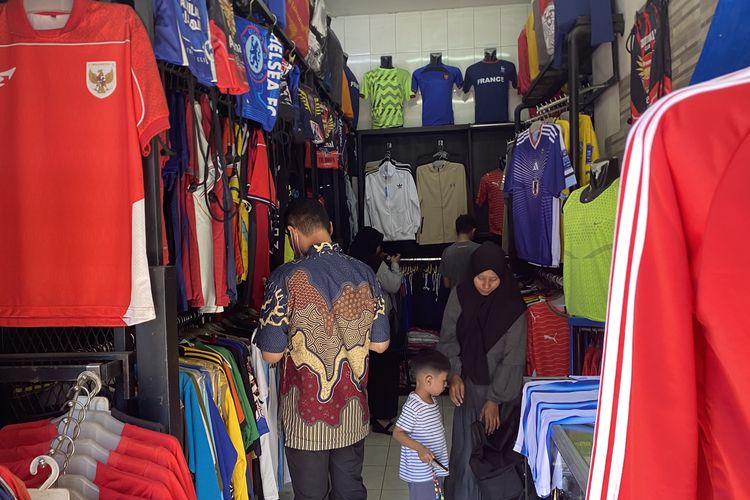 ASN Pemkot Malang Diwajibkan Kenakan Jersey Piala Dunia Setiap Jumat