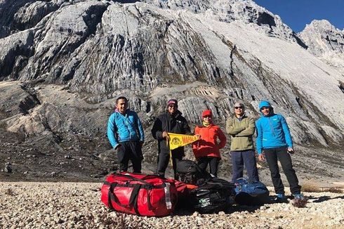 Ini Waktu yang Aman untuk Mendaki Gunung Carstensz