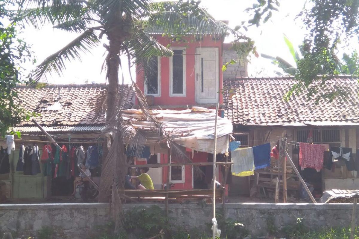 Bangunan liar masih banyak berdiri di Kecamatan Medan Satria, Kota Bekasi.