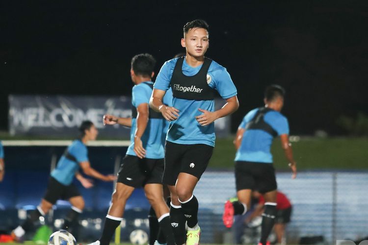 Syahrian Abimanyu yang sedang melakukan sesi latihan bersama timnas Indonesia.