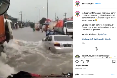 Video Sedan Nekat Terjang Banjir dan Tersapu Truk, 