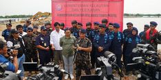 Tindaklanjuti Keresahan Warga Banten, Kementerian Kelautan dan Perikanan Segel Pagar Laut di Muara Tawar