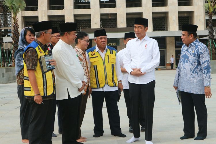 Presiden Joko Widodo meninjau renovasi Masjid Istiqlal