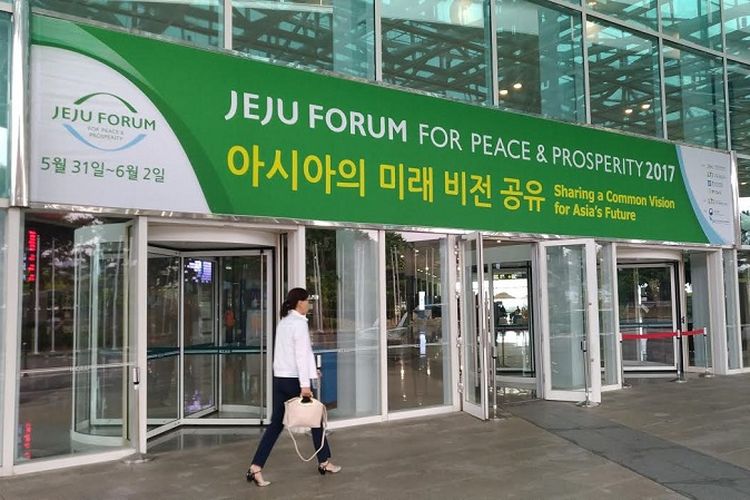 Jeju Forum for Peace and Prosperity diselenggarakan mulai 31 Mei 2017 hingga 2 Juni 2017 di Pulau Jeju, Korea Selatan.