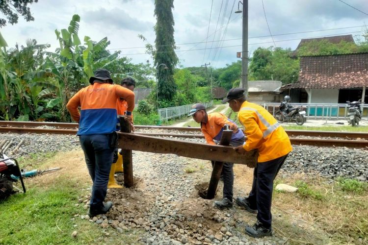 KAI Daop 4 Semarang Tutup 41 Perlintasan Sebidang yang Tak Dijaga