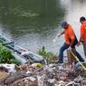 Petugas Eksavator Temukan Jasad Pria saat Bersihkan Sungai di Surabaya
