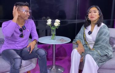 Ridho DA atau Ridho D'Academy berbincang dengan pembawa acara Feni Rose.