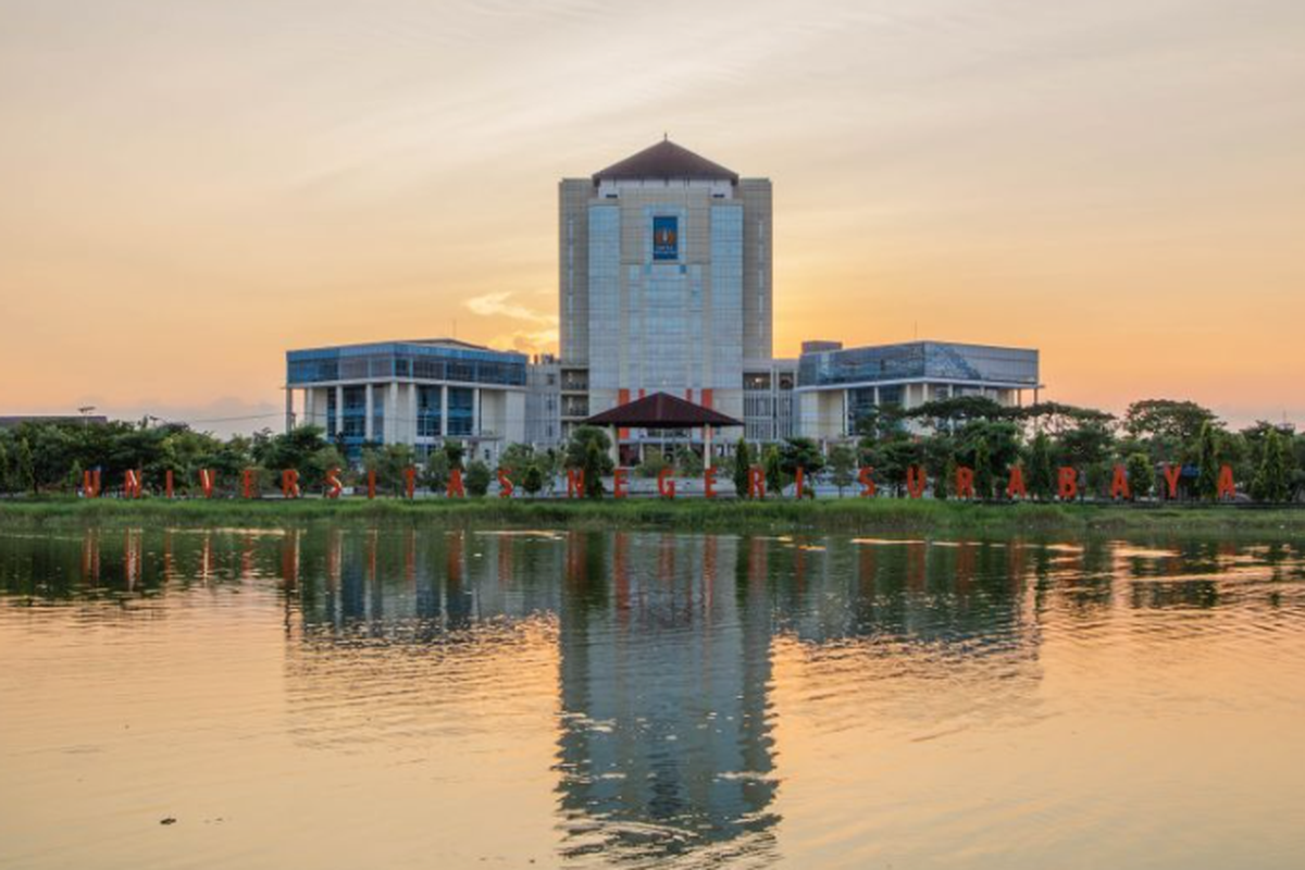 Gedung Universitas Negeri Surabaya (Unesa).