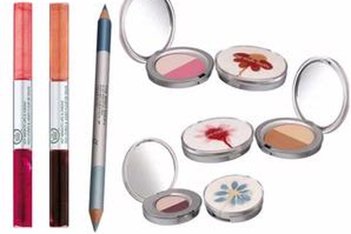 Limited Edition Makeup Hot Brights dari The Body Shop memberikan sentuhan warna-warna ceria. 