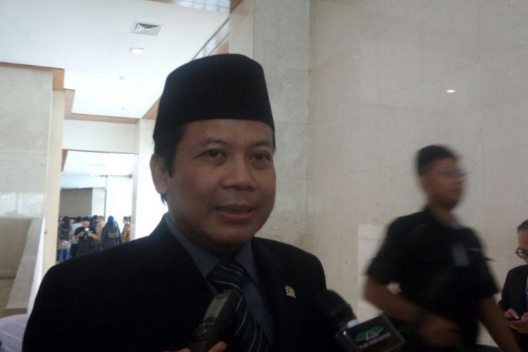 Wakil Ketua DPR RI Taufik Kurniawan di Kompleks Parlemen, Senayan, Jakarta, Selasa (3/10/2017)