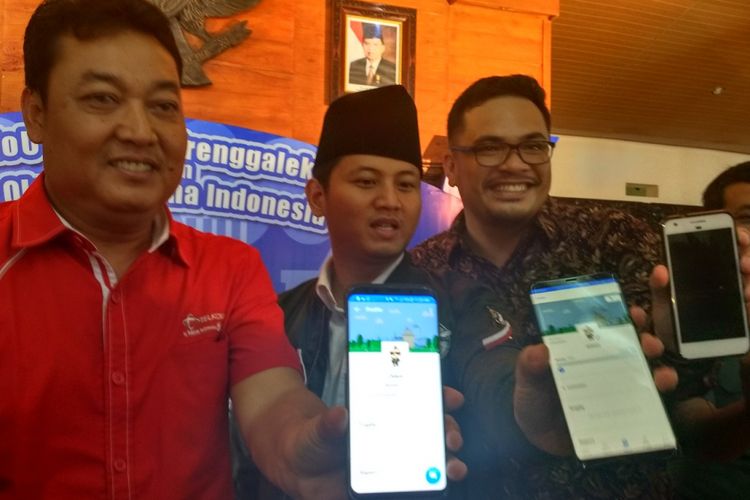 Plt. Bupati Trenggalek, Mochammad Nur Arifin, meresmikan aplikasi Qlue di pendopo kabupaten, Kamis (12/04/2018).