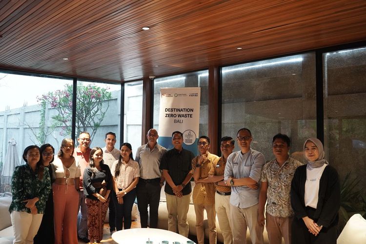 Enviu, TUI Care Foundation, dan Global Tourism Plastics Initiative (GTPI) meluncurkan inisiatif Destination Zero Waste Bali (22/5/2025).