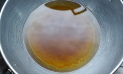 Minyak Goreng Tumpah di Lantai? Ternyata Bisa Dibersihkan Pakai Tepung