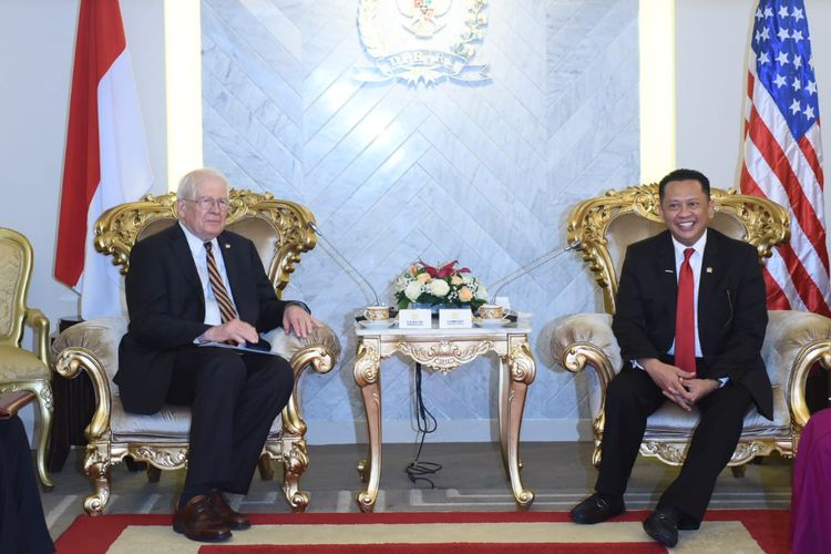 Ketua DPR RI Bambang Soesatyo menerima delegasi United States House of Representatives (US HDP), di Ruang Kerja Ketua DPR RI, Jakarta, Rabu (31/07/19).