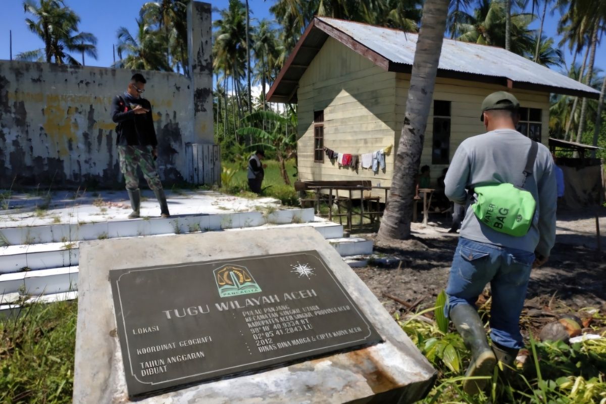 Bangunan Tugu Wilayah Aceh di Pulau Panjang. Pulau yang kini sudah ditetapkan Kemendagri menjadi bagian Sumatera Utara.
