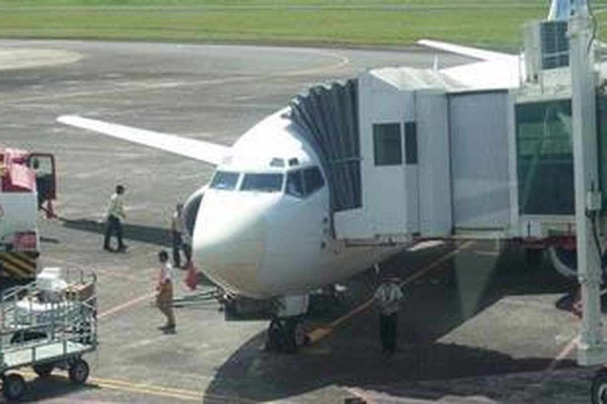 Pesawat Garuda Indonesia di Bandara Sam Ratulangi, Manado, Sulawesi Utara.