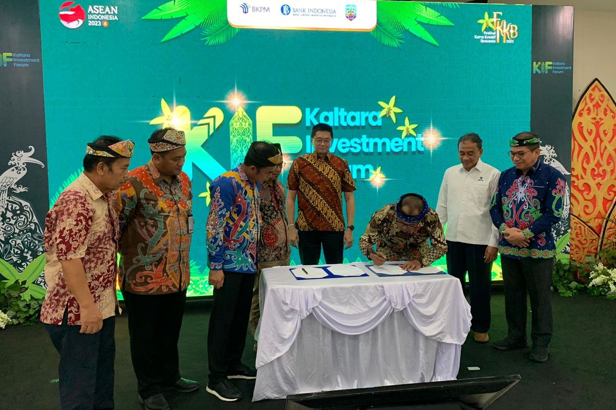 Penandatanganan nota kesepakatan atau MoU antara investor dengan vendor lokal di Kalimantan Utara (Kaltara) dalam Kaltara Investment Forum (KIF) 2023 di Lanud Anang Busra, Sabtu (19/8/2023).