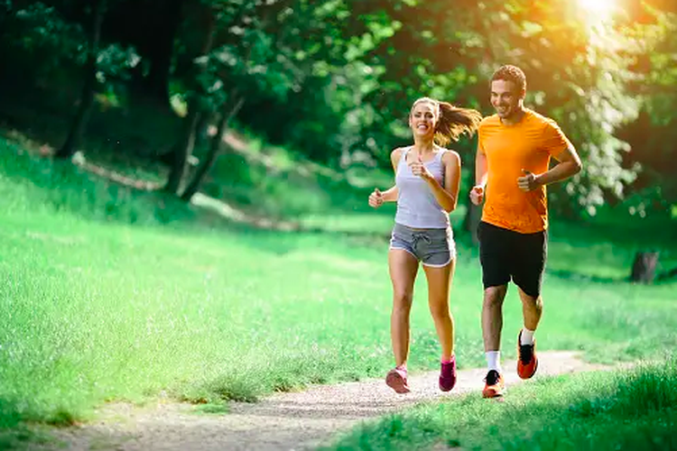 Olahraga lari dapat menjadi salah satu cara untuk menghindari penyakit degeneratif. 