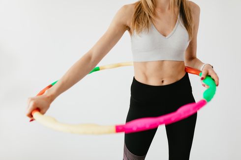 4 Tips Main Hula Hoop untuk Mengecilkan Perut Buncit