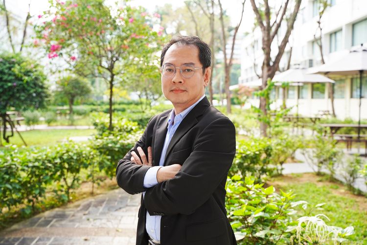 Pengajar program Bachelor of Commerce JCU Singapore, Dr. T Y Thong.