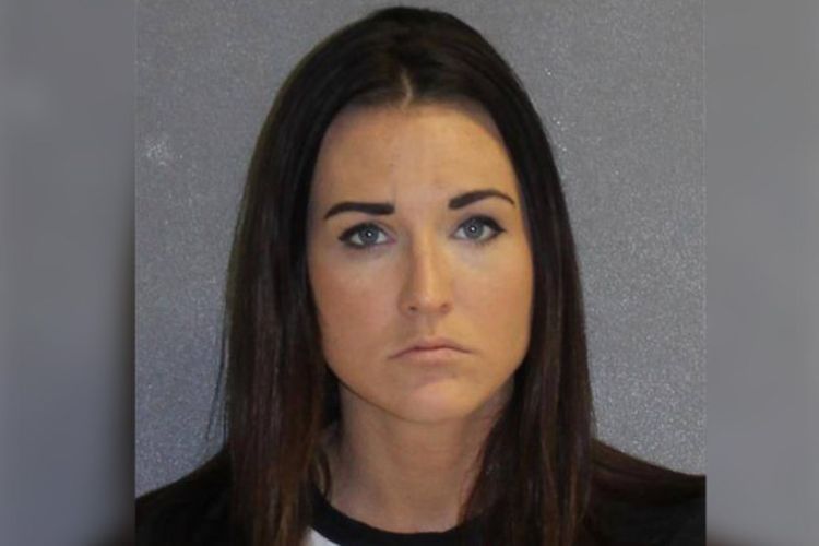 Stephanie Peterson, mantan guru IPA yang ditangkap karena telah berhubungan seks dengan muridnya.