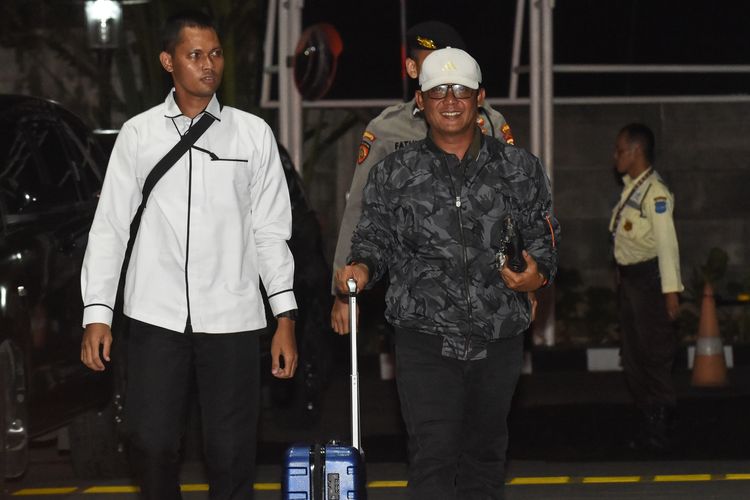 KPK Sita Uang dan Logam Mulia Saat OTT Bupati Lampung Tengah Ardito Wijaya