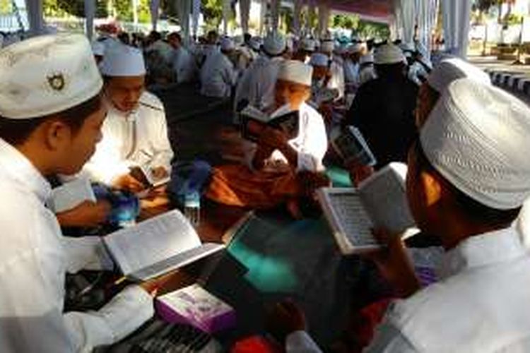 Sambut pelaksanaan MTQ Nasional, 1000 orang penghafal Al-Quran melantunkan ayat suci.