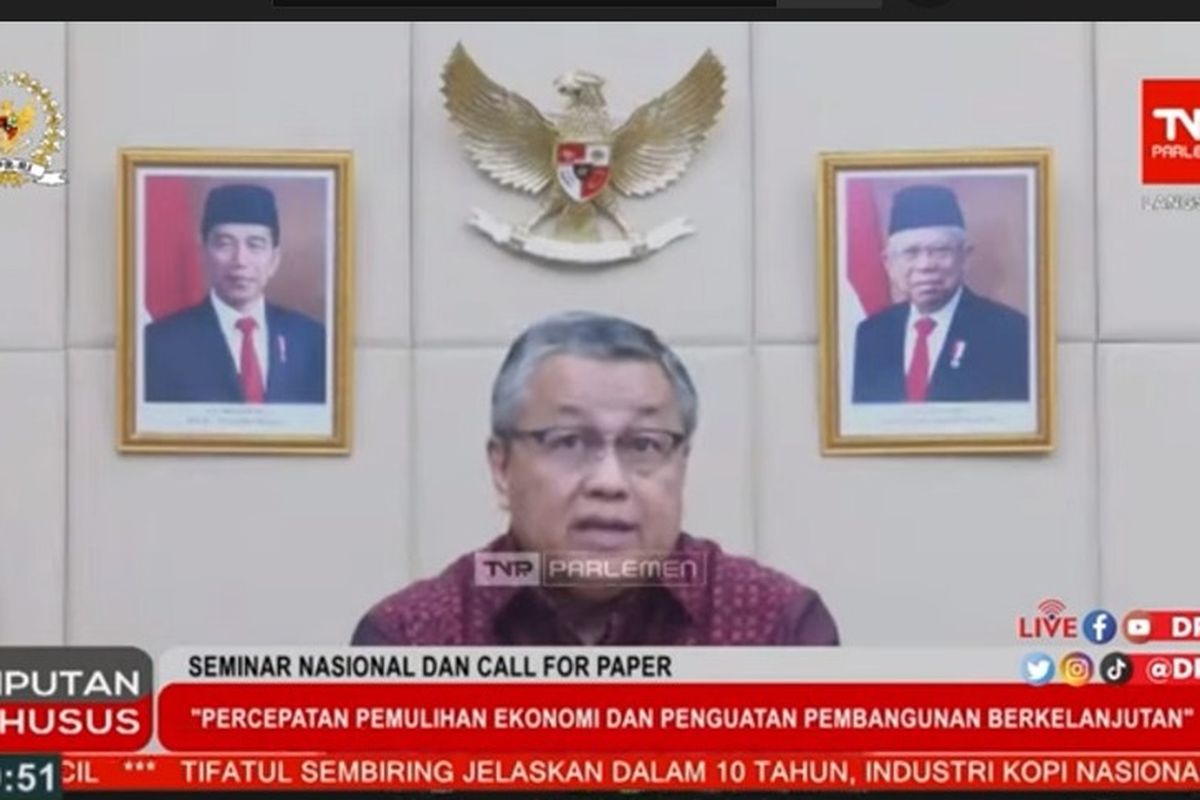 Gubernur Bank Indonesia (BI) Perry Warjiyo saat acara Seminar Nasional Badan Keahlian DPR RI, Rabu (19/10/2022).