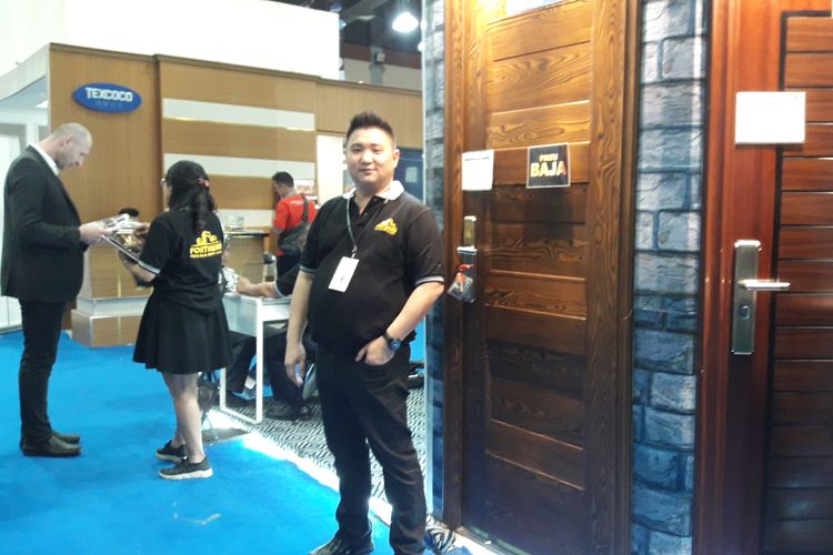 PT Jaya Bersama Saputra Perkasa melansir produk pintu baja pada pameran Megabuild Indonesia di JCC, Jakarta, Kamis (14/3/2019). Pendiri dan Presiden Direktur PT Jaya Bersama Saputra Perkasa Joni Effendi mengatakan, perusahaan melansi produk baru Fortress.