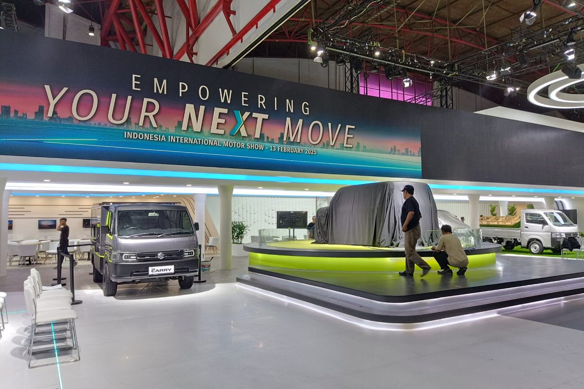 Intip persiapan booth Suzuki di IIMS 2025