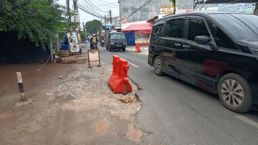 Bina Marga Kramat Jati Minta PAM Jaya Segera Perbaiki Jalan Rusak Bekas Galian Pipa