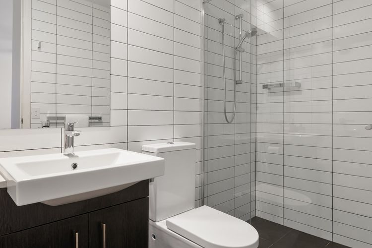 Ilustrasi kamar mandi, kloset di kamar mandi.