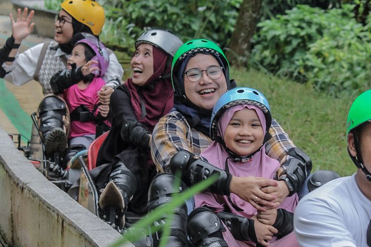 TamiGo Coaster Lembang, wahana yang menggabungkan konsep mobil tamiya, gokart, dan sensasi naik roller coaster
