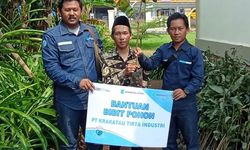 Dukung Konservasi Lingkungan, Krakatau Tirta Industri Serahkan 3.000 Bibit Pohon