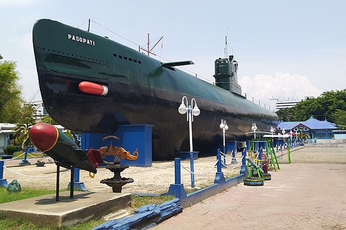 Monumen Kapal Selam Surabaya