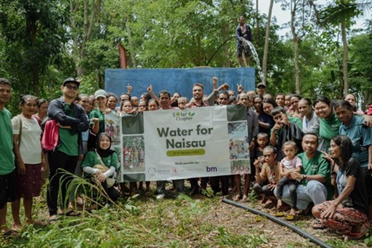 Peresmian pompa air bersih tenaga surya di Desa Naisau , NTT. 