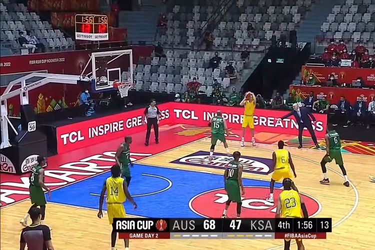 Timnas Basket Australia melawan Arab Saudi pada lanjutan Grup A FIBA Asia Cup 2022 di Istora Senayan, Kamis (14/7/2022).
