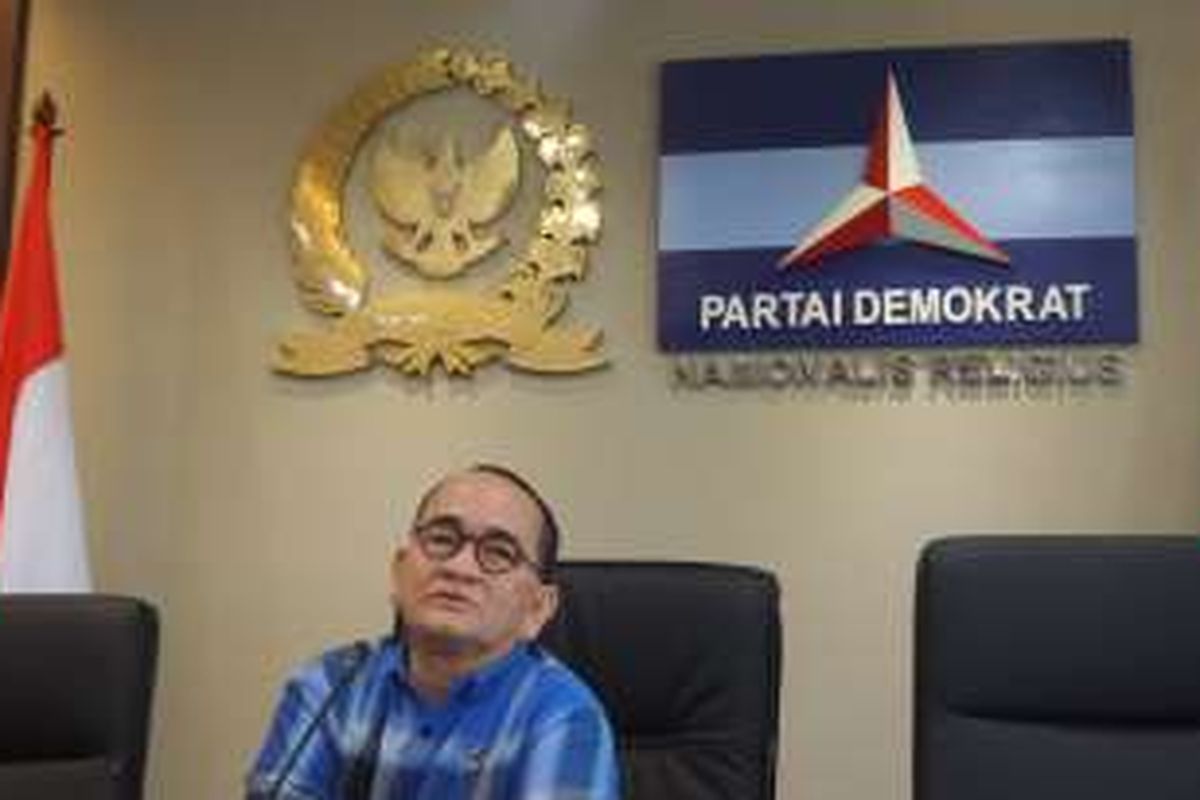 Politisi Partai Demokrat Ruhut Sitompul di Kompleks Parlemen, Senayan, Jakarta, Senin (22/8/2016)