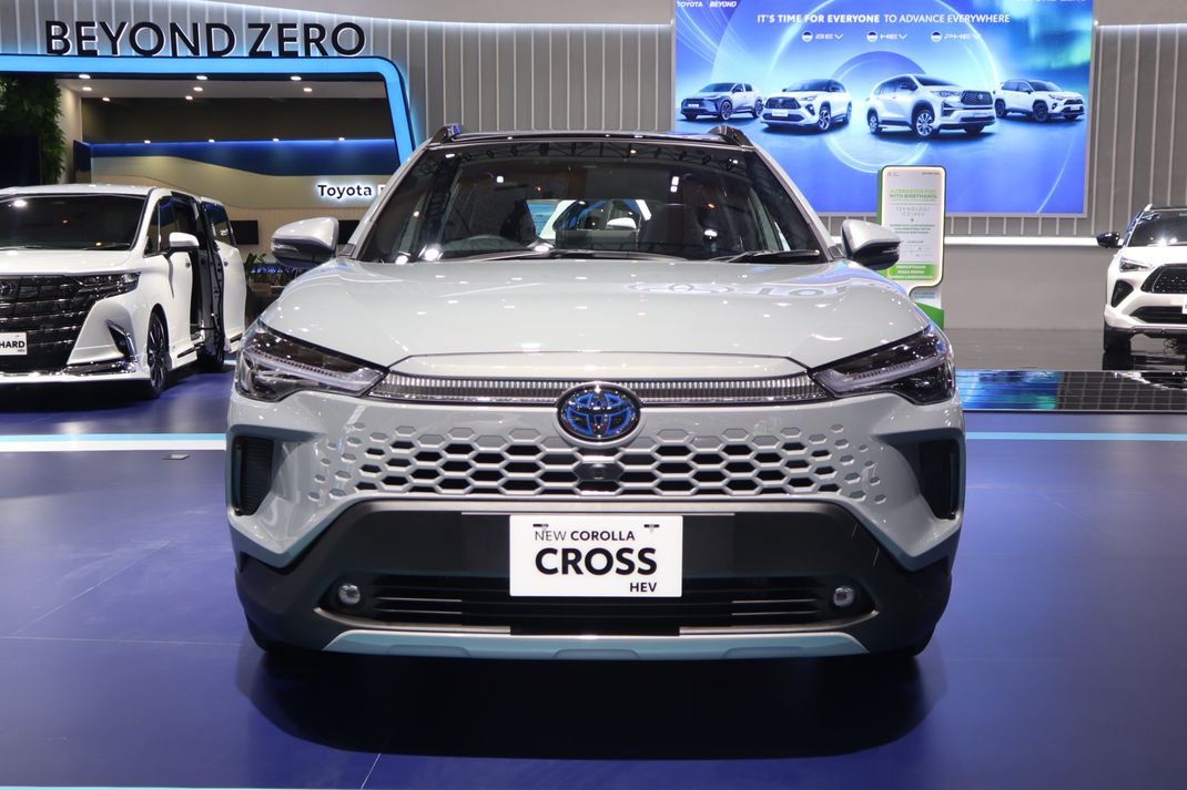 Toyota Corolla Cross Hybrid Facelift di IIMS 2025