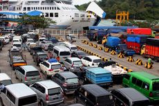 Pemudik Mulai Padati Pelabuhan Merak Banten