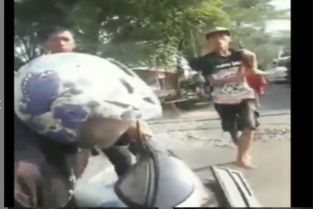 Video viral pemotor ingin terobos perlintasan di Mojokerto