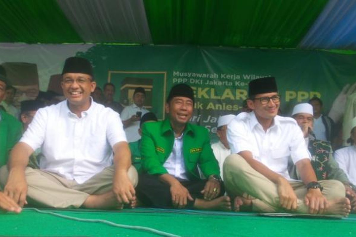 Pasangan calon gubernur dan wakil gubernur DKI Jakarta nomor tiga, Anies Baswedan dan Sandiaga Uno saat acara deklarasi dukungan dari DPW PPP DKI di kantornya di Buaran, Jakarta Timur, Minggu (12/3/2017).