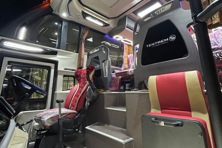 Bus baru PO Putra Rafflesia