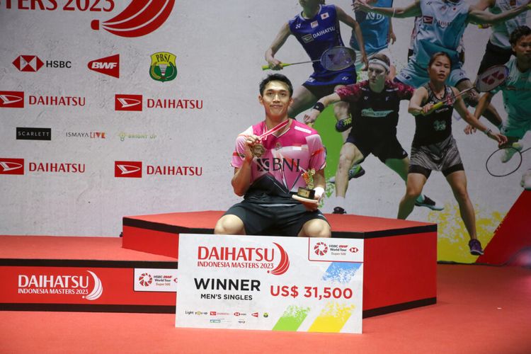 Jonatan Christie menjadi juara Indonesia Masters 2023 usai mengalahkan rekan senegara, Chico Aura Dwi Wardoyo, pada partai final di Istora Senayan, Jakarta, 29 Januari 2023.