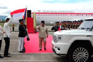 Prabowo Naik Mobil Maung di Luar Negeri untuk Pertama Kalinya