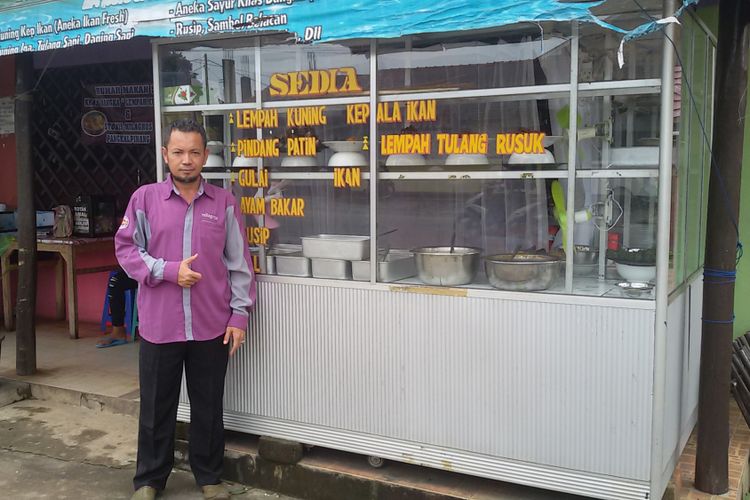 Yudi Sutiono, pemilik warung makan Lempah Kuning, di Jalan Muntok Pangkal Pinang, Kepulauan Bangka Belitung. 