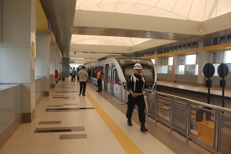 Jam operasional kereta Light Rail Transit (LRT) Palembang ditambah menjadi 78 per  jalanan untuk meningkatkan jumlah penumpang.