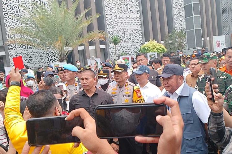 Karhutla Tak Kunjung Padam, Gubernur Sumsel Dapat Kartu Merah dari Mahasiswa