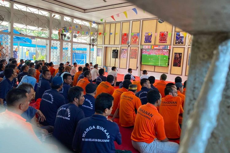 Mengusir Jenuh, Penghuni Rutan Balikpapan Asyik Nobar Piala Dunia 2026