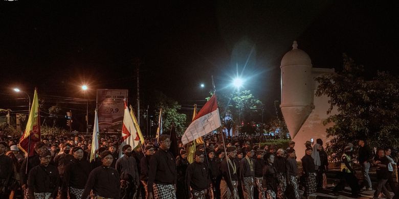 Mubeng Beteng, Tradisi Malam 1 Suro Keraton Yogyakarta